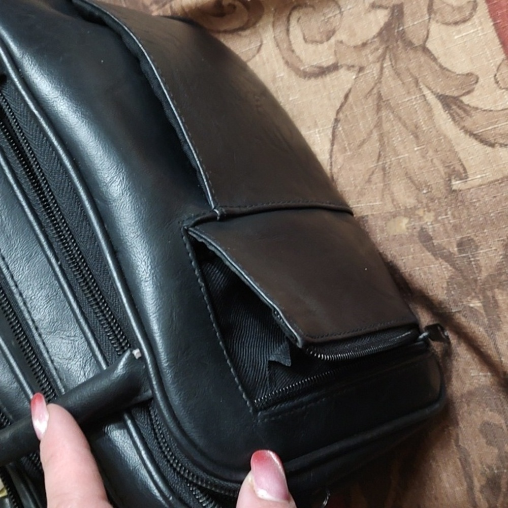 Classic Black Hand Bag - Picture 5 of 15